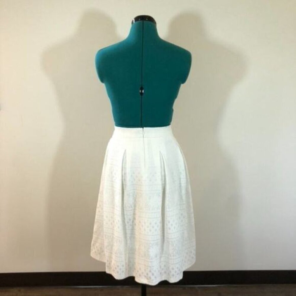 Le Chateau White Lace Flared A-Line Skirt - Size 8 - Picture 5 of 10